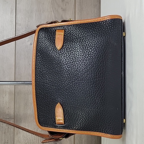 Vintage Dooney & Bourke Black and Brown Leather Crossbody Bag - Picture 4 of 13